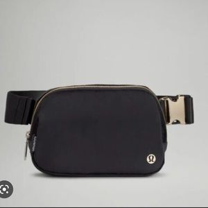 Lululemon Velour 1L Black Everywhere Belt Bag